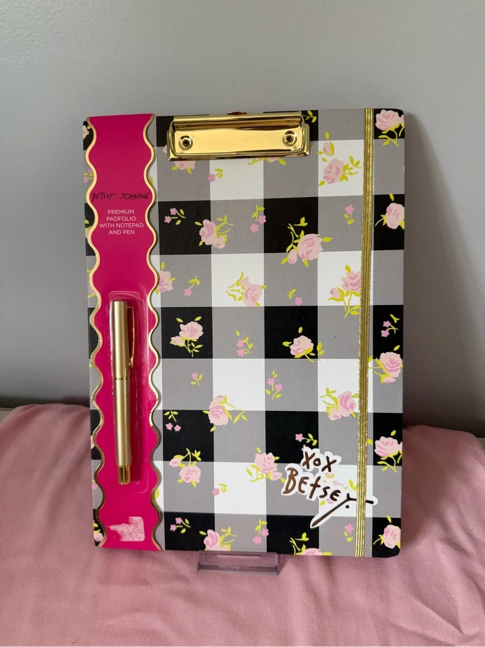 Betsey Johnson Padfolio Clipboard Notepad with Gold Pen